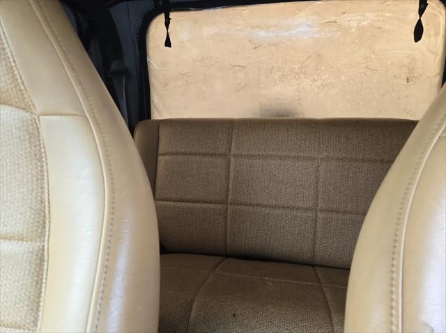 Photo of 1997 Green Jeep Wrangler