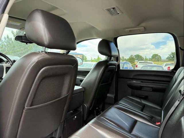 Photo of 2011 Black Chevrolet Silverado 2500