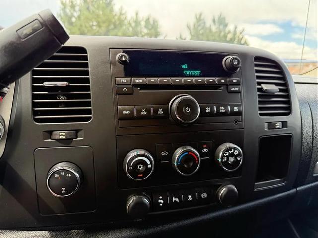 Photo of 2011 Black Chevrolet Silverado 2500