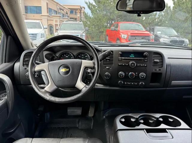 Photo of 2011 Black Chevrolet Silverado 2500