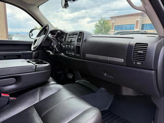 Photo of 2011 Black Chevrolet Silverado 2500