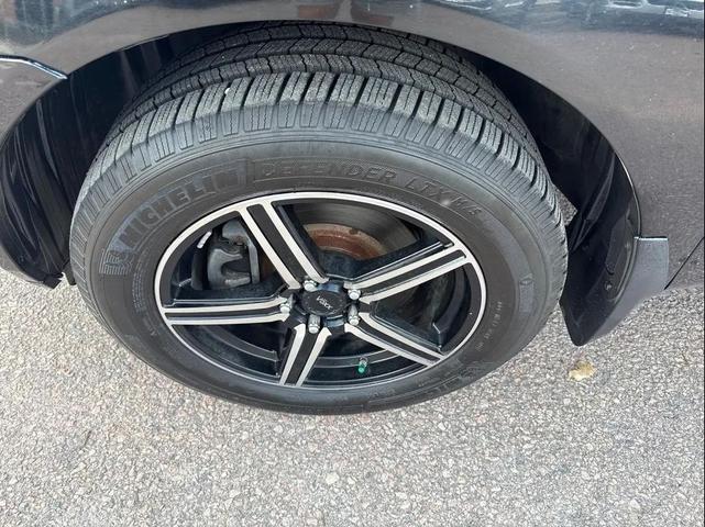 Photo of 2009 Formal Black Acura MDX