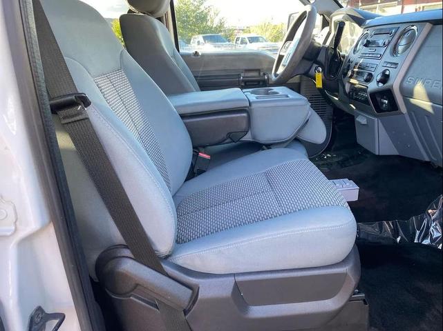 Photo of 2015 Oxford White Ford F-350