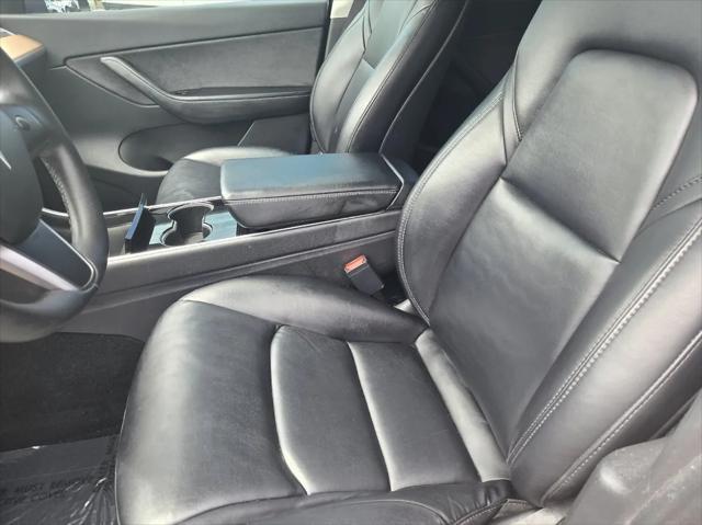 Photo of 2020 Deep Blue Metallic Tesla Model Y