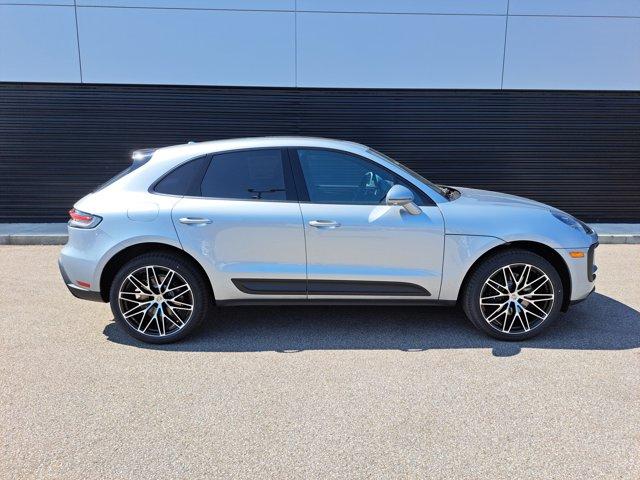 Photo of 2025 Dolomite Silver Metallic Porsche Macan