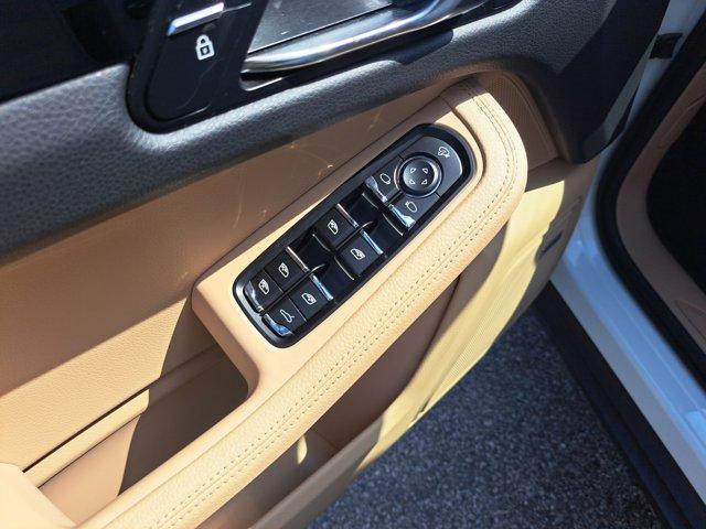 Photo of 2022 White Porsche Macan
