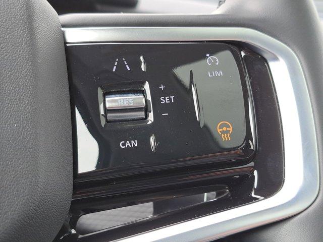 Photo of 2022 Fuji White Land Rover Range Rover Velar