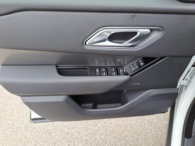 Photo of 2022 Fuji White Land Rover Range Rover Velar