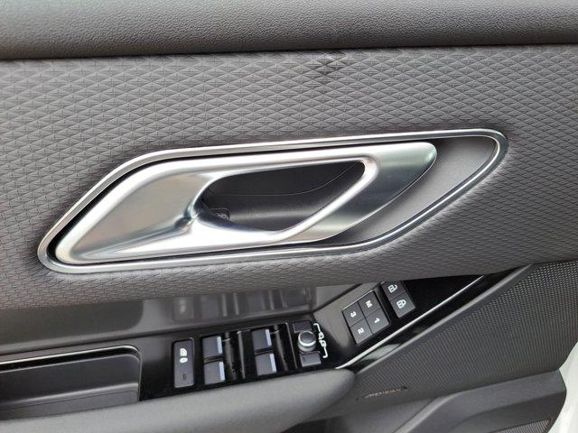 Photo of 2022 Fuji White Land Rover Range Rover Velar
