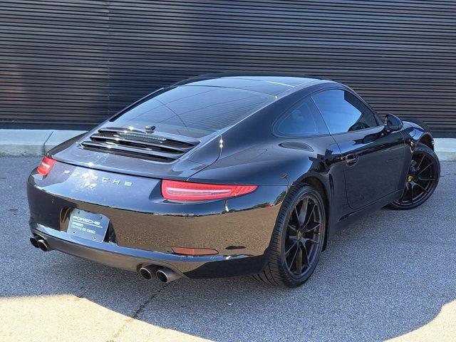 Photo of 2016 Jet Black Metallic Porsche 911