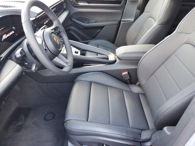 Photo of 2025 Dolomite Silver Metallic Porsche Macan