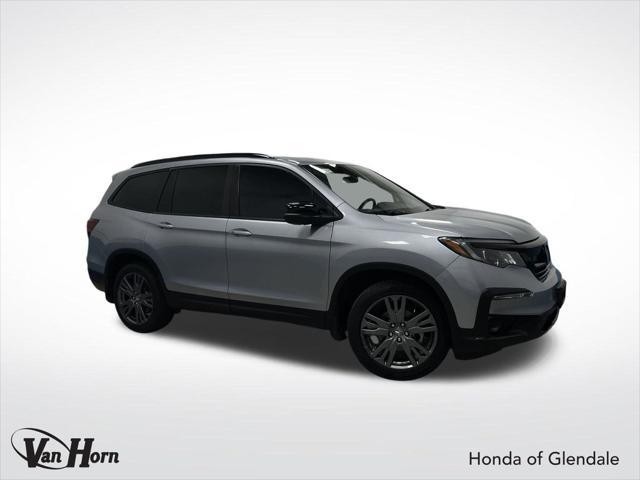 Photo of 2022 Lunar Silver Metallic Honda Pilot