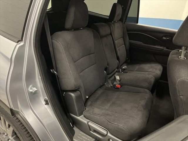 Photo of 2022 Lunar Silver Metallic Honda Pilot