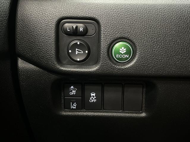 Photo of 2022 Lunar Silver Metallic Honda Pilot