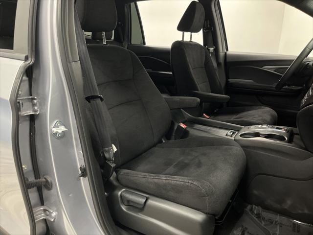 Photo of 2022 Lunar Silver Metallic Honda Pilot