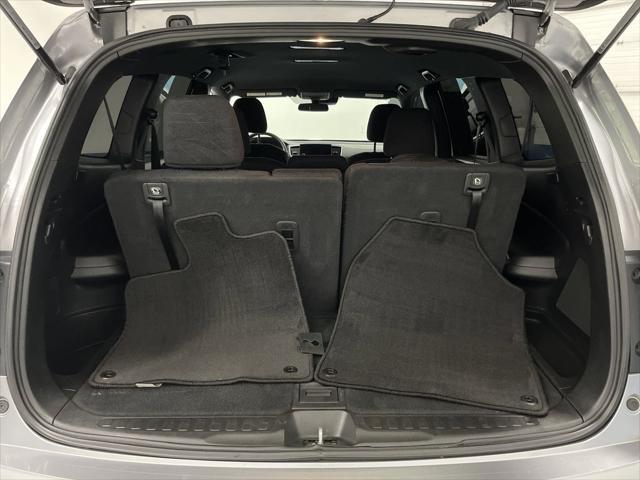 Photo of 2022 Lunar Silver Metallic Honda Pilot