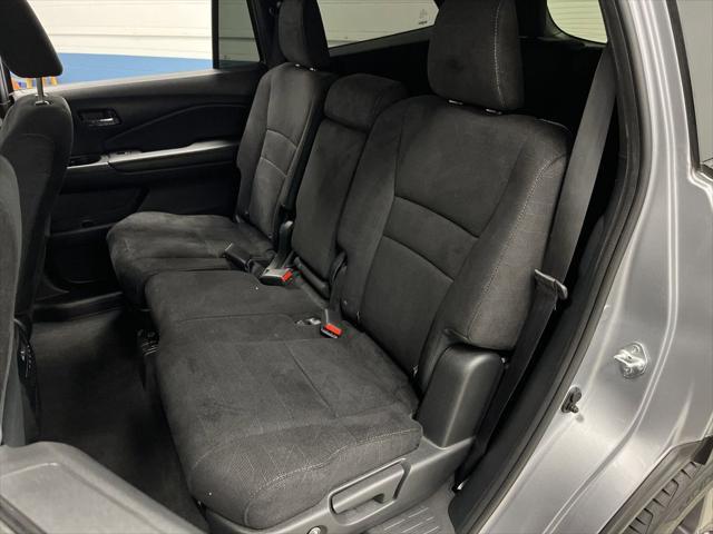 Photo of 2022 Lunar Silver Metallic Honda Pilot