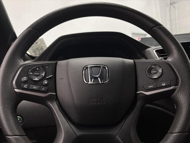 Photo of 2022 Lunar Silver Metallic Honda Pilot
