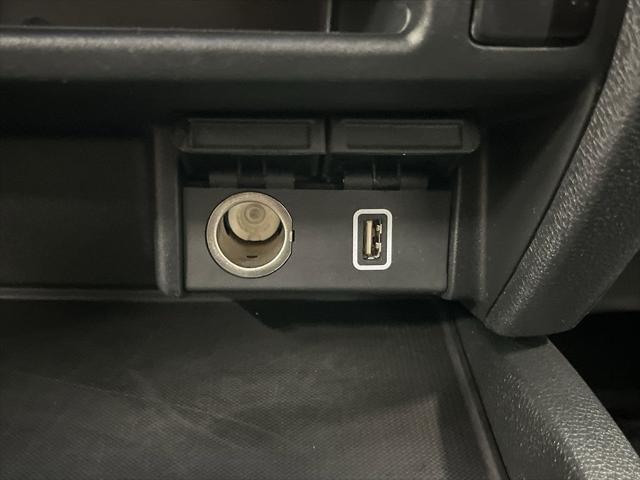 Photo of 2022 Lunar Silver Metallic Honda Pilot
