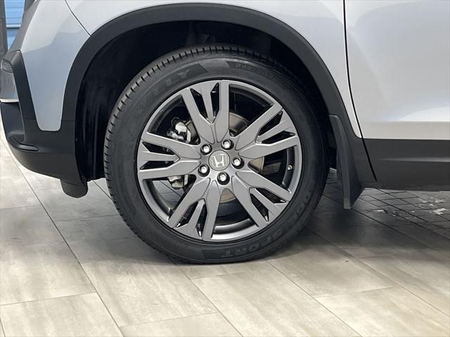 Photo of 2022 Lunar Silver Metallic Honda Pilot