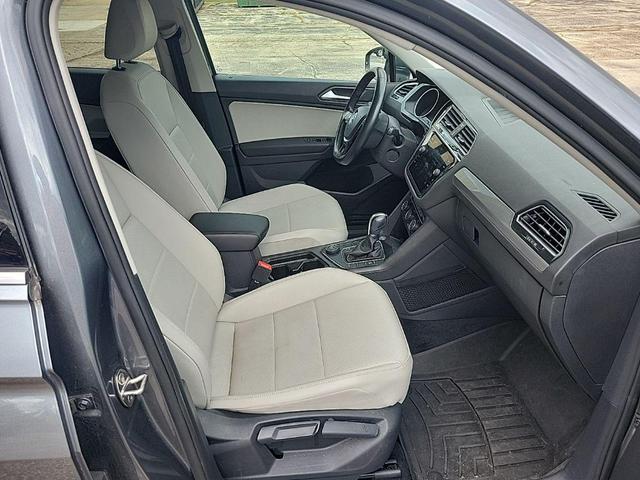 Photo of 2019 Platinum Gray Metallic Volkswagen Tiguan