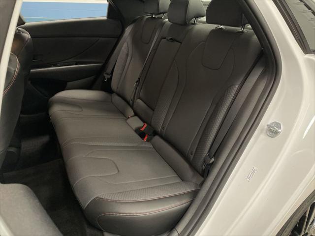 Photo of 2023 Lunar White Hyundai ELANTRA