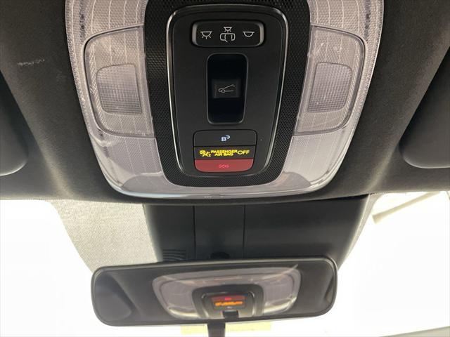 Photo of 2023 Lunar White Hyundai ELANTRA