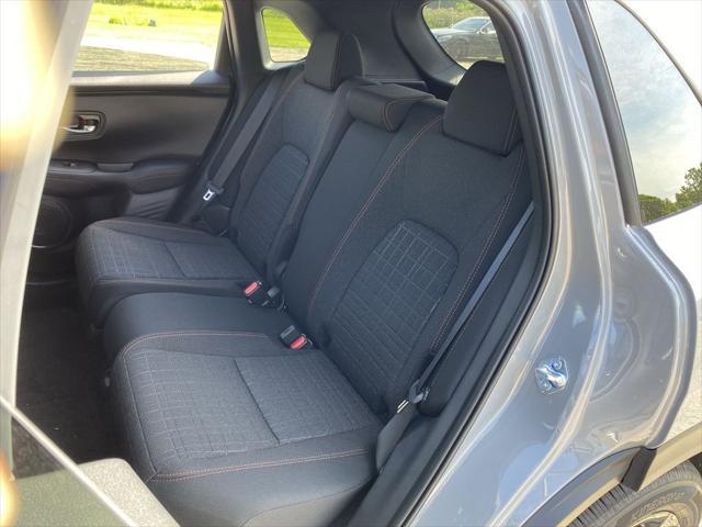 Photo of 2026 Urban Gray Pearl Honda HR-V
