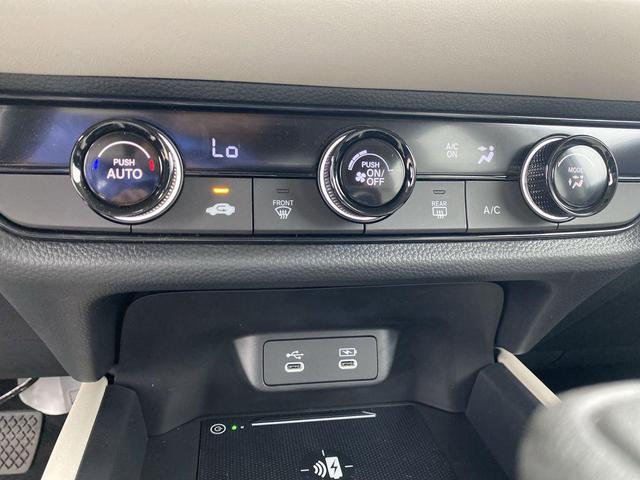 Photo of 2026 Platinum White Pearl Honda HR-V