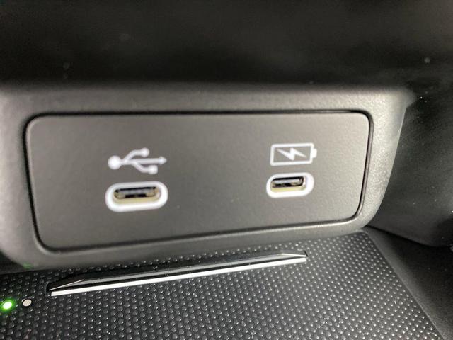 Photo of 2026 Platinum White Pearl Honda HR-V
