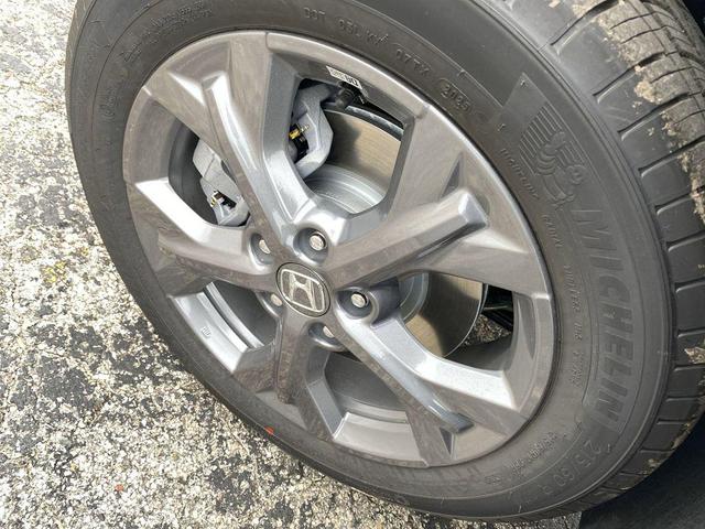 Photo of 2026 Platinum White Pearl Honda HR-V