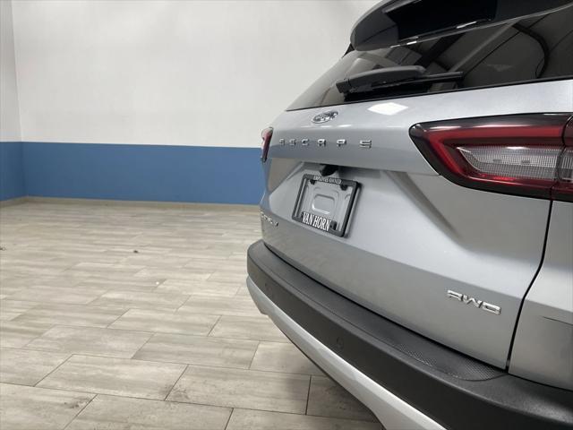 Photo of 2023 ICONIC SILVER METALLIC Ford Escape