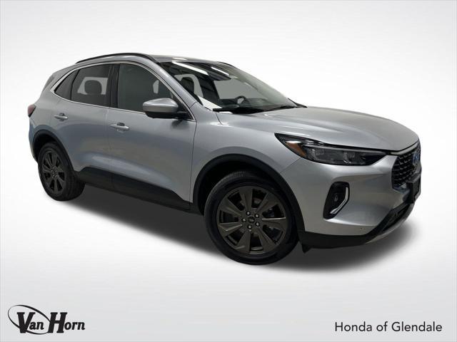Photo of 2023 ICONIC SILVER METALLIC Ford Escape