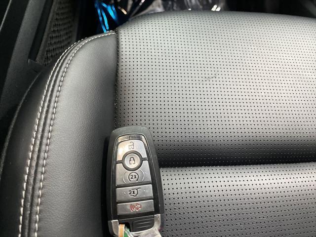 Photo of 2023 ICONIC SILVER METALLIC Ford Escape
