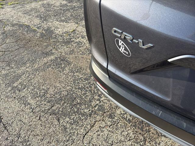 Photo of 2017 Gray Honda CR-V