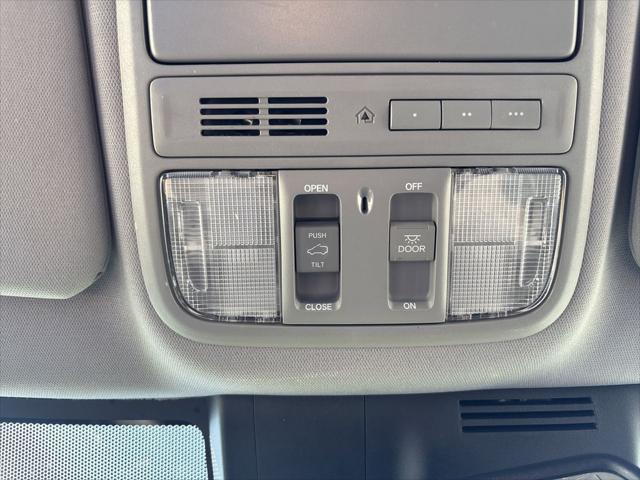 Photo of 2017 Gray Honda CR-V
