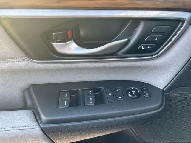 Photo of 2017 Gray Honda CR-V