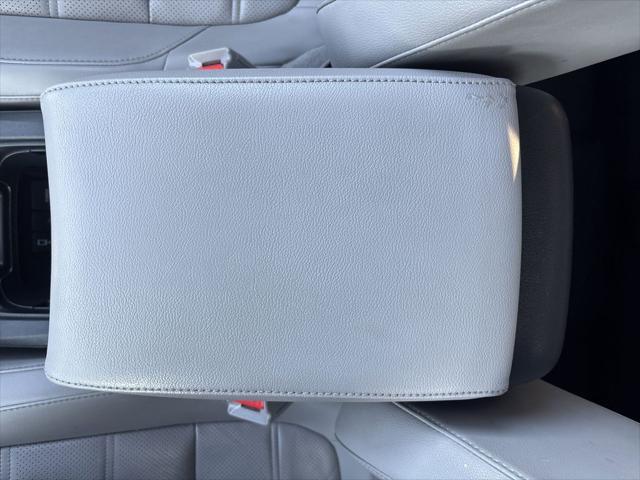 Photo of 2017 Gray Honda CR-V
