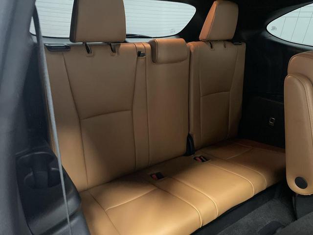 Photo of 2023 Midnight Black Metallic Toyota Highlander