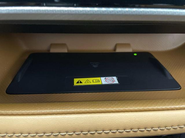 Photo of 2023 Midnight Black Metallic Toyota Highlander