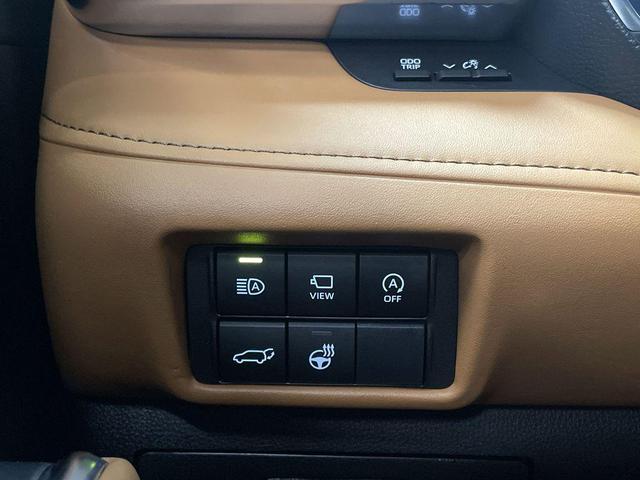 Photo of 2023 Midnight Black Metallic Toyota Highlander