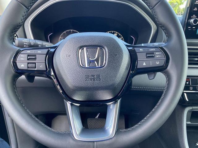 Photo of 2025 Crystal Black Pearl Honda Pilot