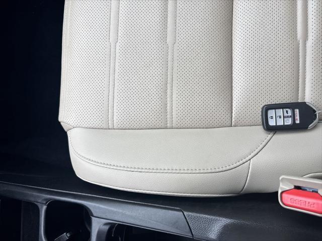 Photo of 2021 Platinum White Pearl Honda CR-V