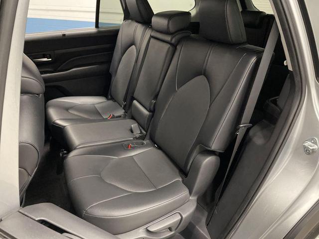 Photo of 2024 Celestial Silver Metallic Toyota Grand Highlander