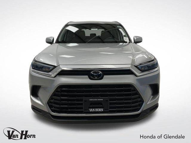 Photo of 2024 Celestial Silver Metallic Toyota Grand Highlander