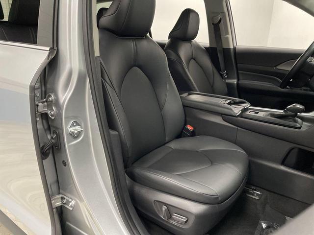 Photo of 2024 Celestial Silver Metallic Toyota Grand Highlander