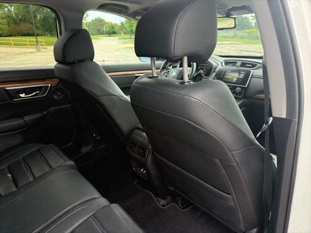 Photo of 2018 White Diamond Pearl Honda CR-V