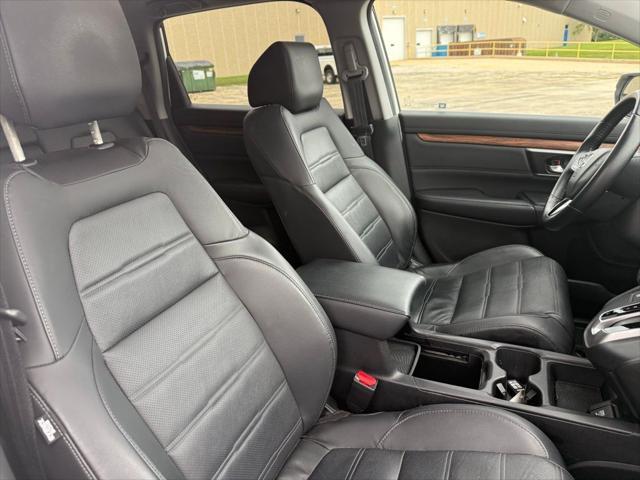 Photo of 2018 White Diamond Pearl Honda CR-V