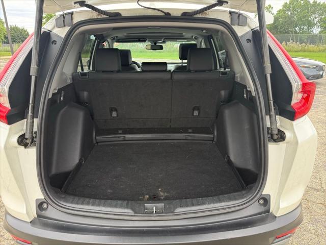 Photo of 2018 White Diamond Pearl Honda CR-V