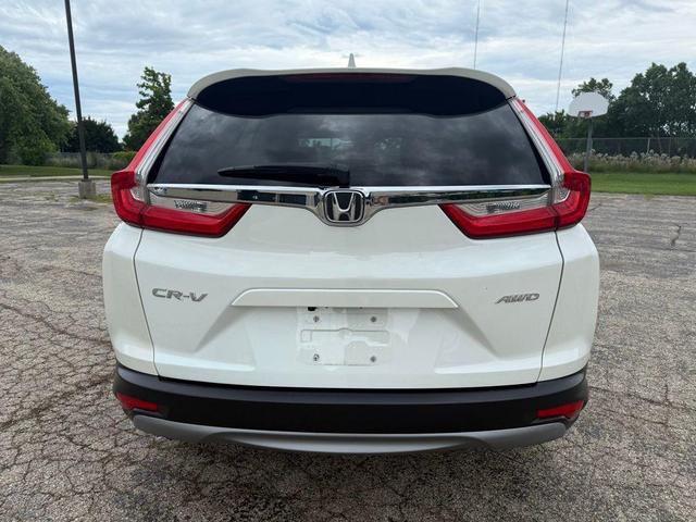 Photo of 2018 White Diamond Pearl Honda CR-V